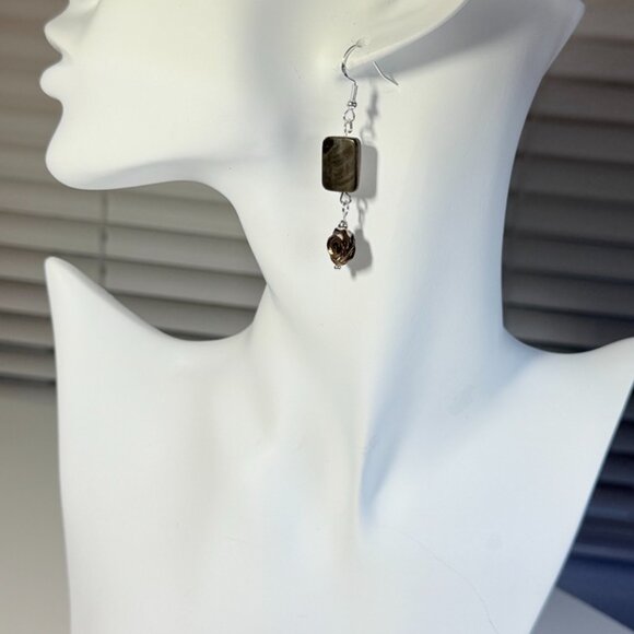 black mother of pearl earrings - Picture 8 of 8